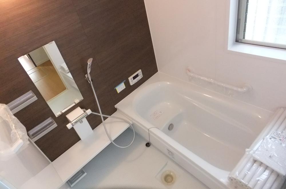 Same specifications photo (bathroom)