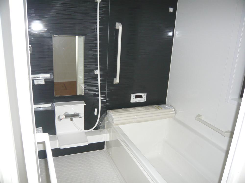 Same specifications photo (bathroom)