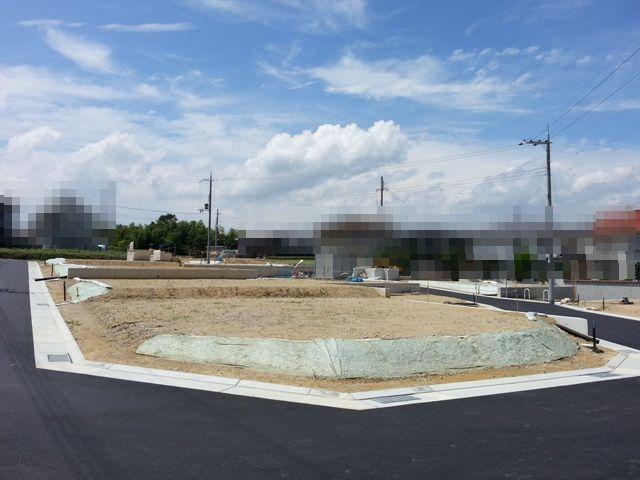 Local photos, including front road. Local (July 2013) Shooting