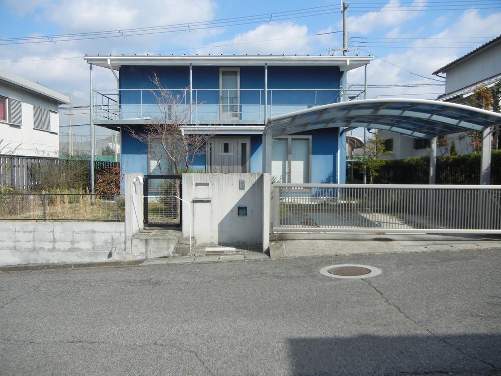 Local appearance photo. Local (11 May 2013) Shooting