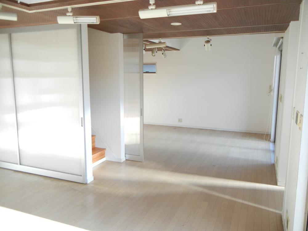 Non-living room. Room (May 2013) Shooting