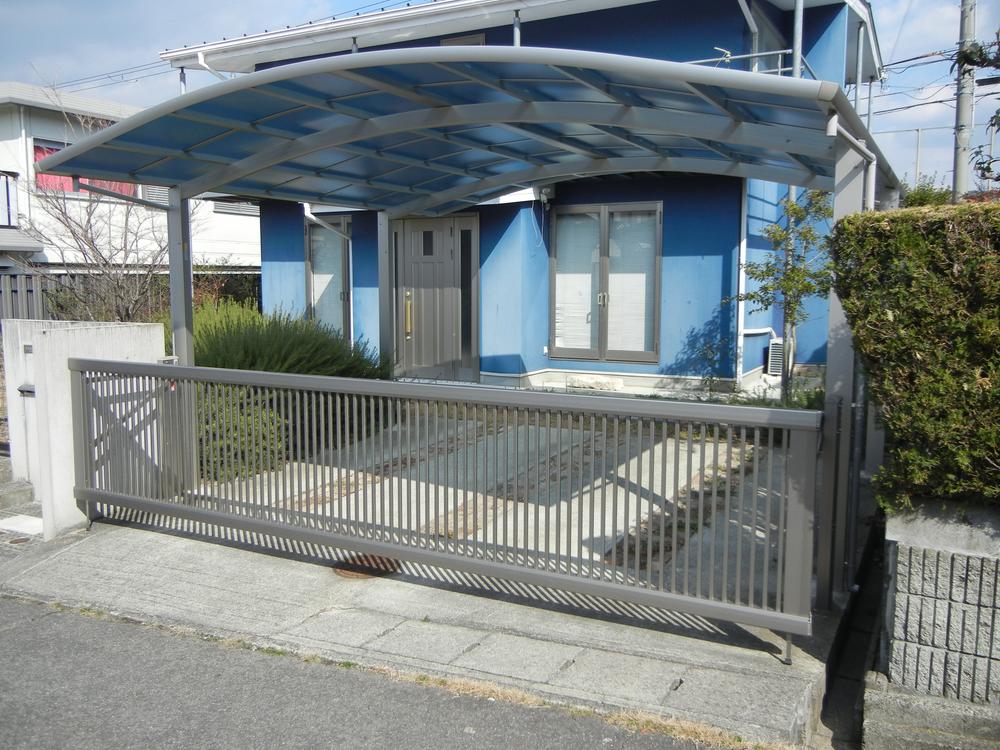 Parking lot. Local (May 2013) Shooting