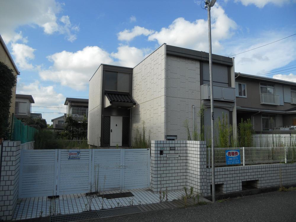 Local appearance photo. Local (August 2012) shooting