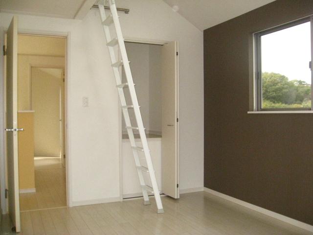 Non-living room. Local (11 May 2013) Shooting