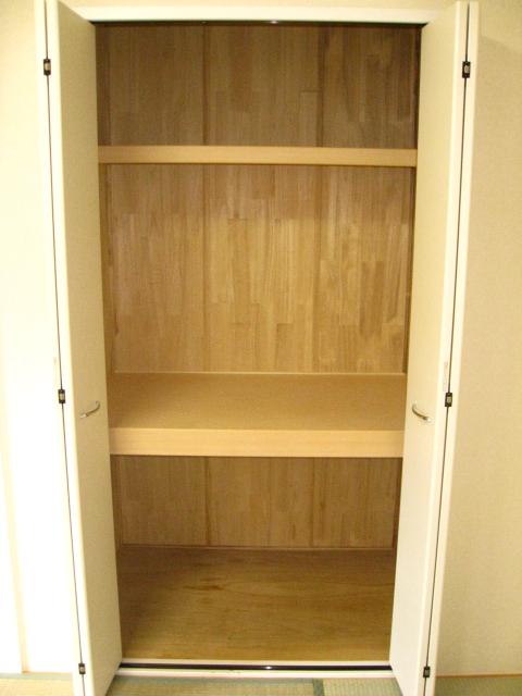 Receipt. Local (11 May 2013) Shooting