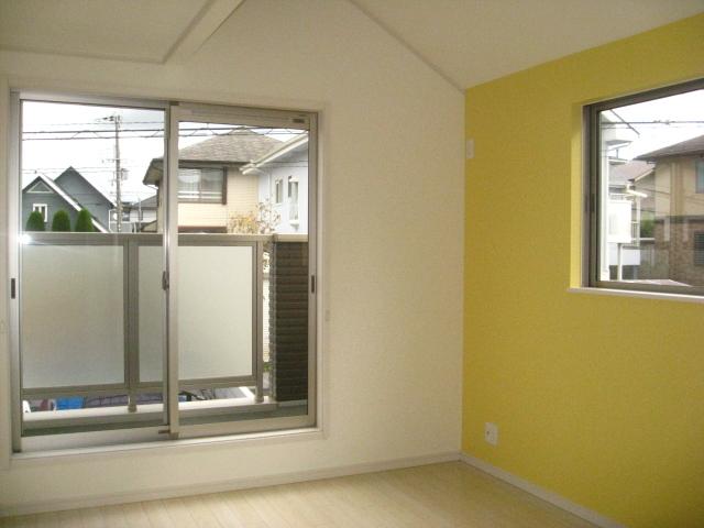 Non-living room. Local (11 May 2013) Shooting