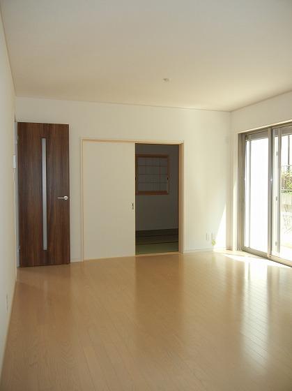 Same specifications photos (living)