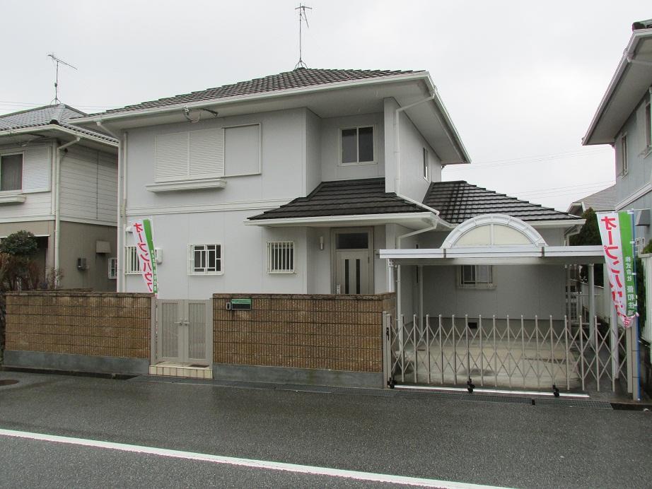 Local appearance photo. Local (August 2013) Shooting There is a large garage Carport with