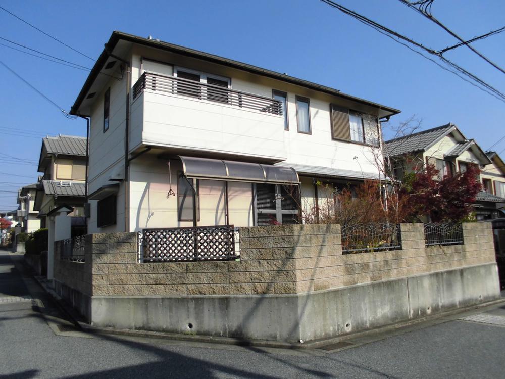 Local appearance photo. Local (12 May 2013) Shooting