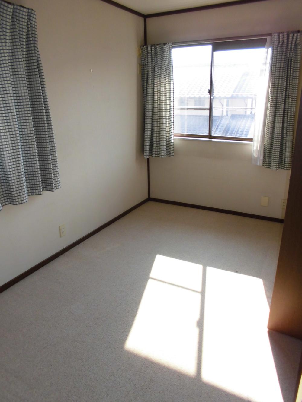 Non-living room. Indoor (12 May 2013) Shooting