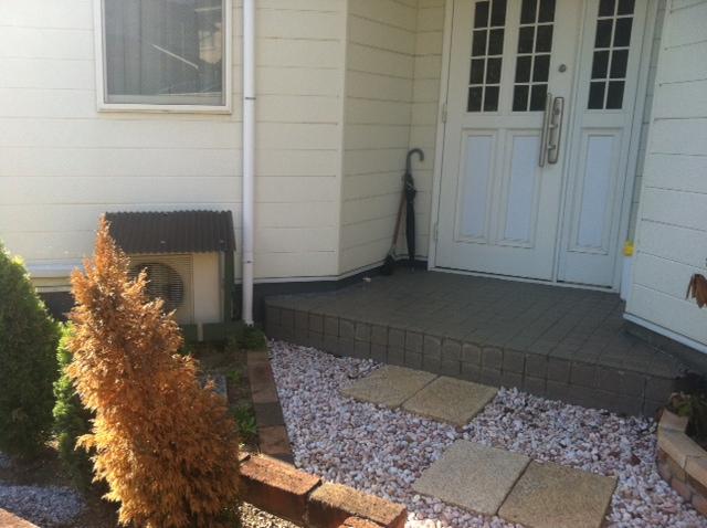 Entrance. Local (September 2013) Shooting