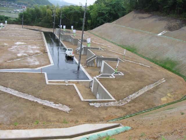 Local photos, including front road. Local Photos