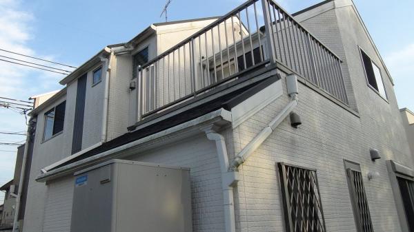 Local appearance photo. The look on the second floor is the roof balcony of the bedroom