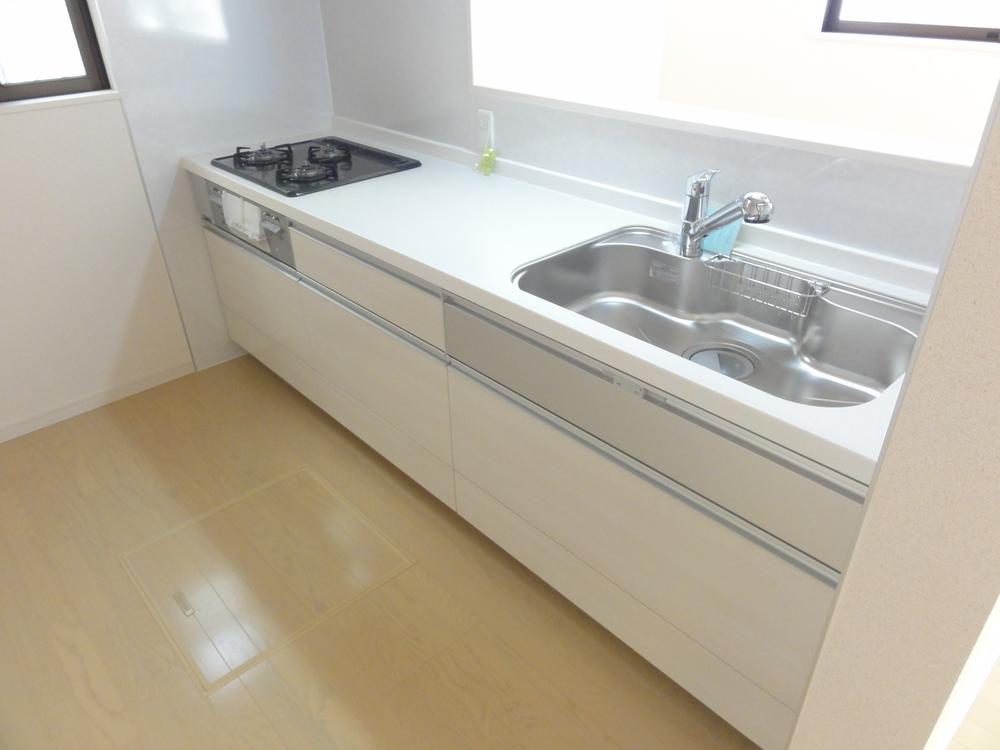 Same specifications photo (kitchen). Same specifications construction cases