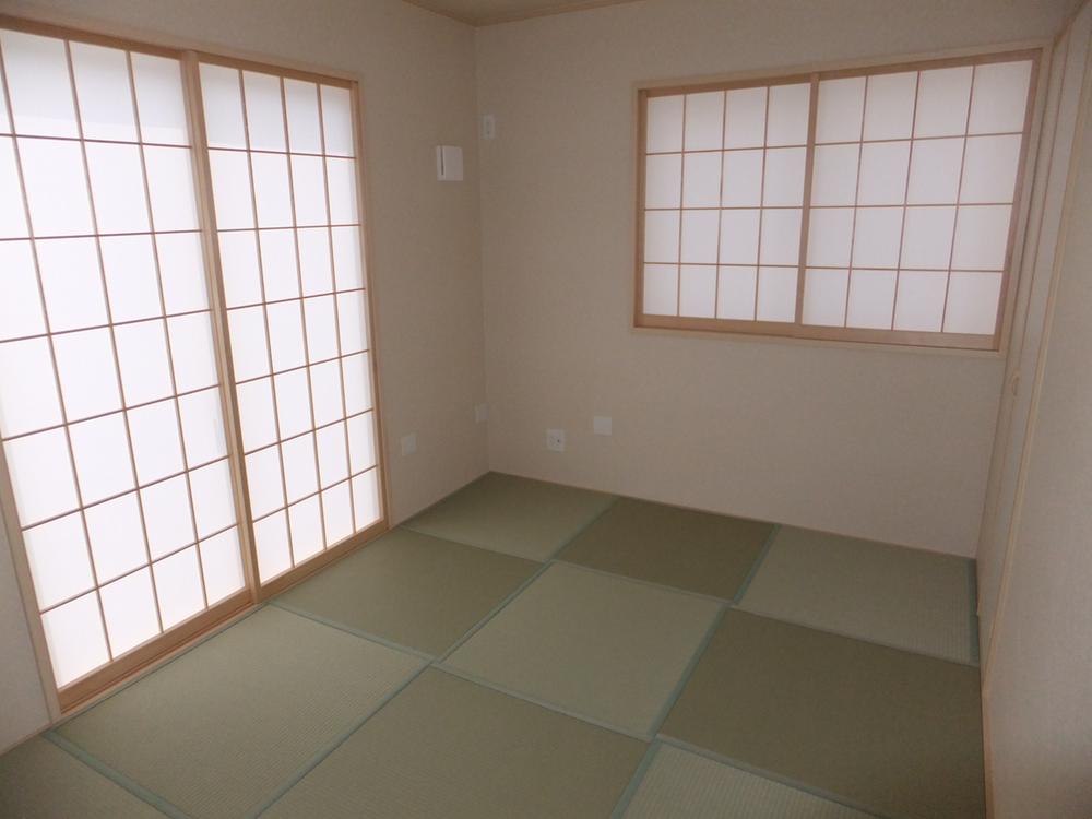 Same specifications photos (Other introspection)