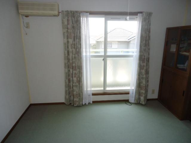 Non-living room. Indoor (06 May 2013) Shooting