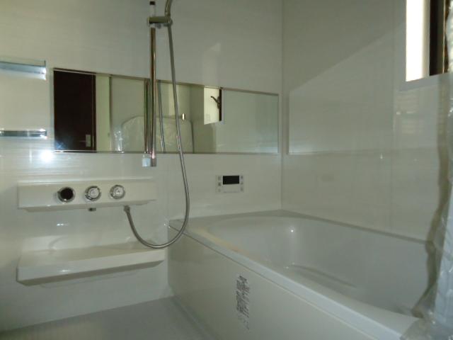 Bathroom. Local (September 21, 2013) Shooting