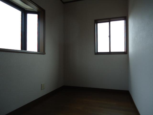 Non-living room. Local (November 17, 2013) Shooting