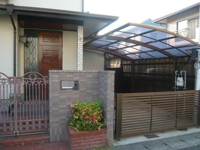 Entrance. Local (August 2013) Shooting