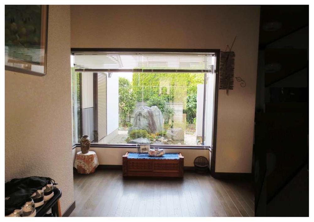 Entrance. Local (12 May 2013) Shooting