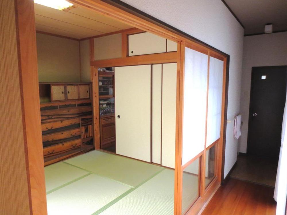 Non-living room. Indoor (12 May 2013) Shooting