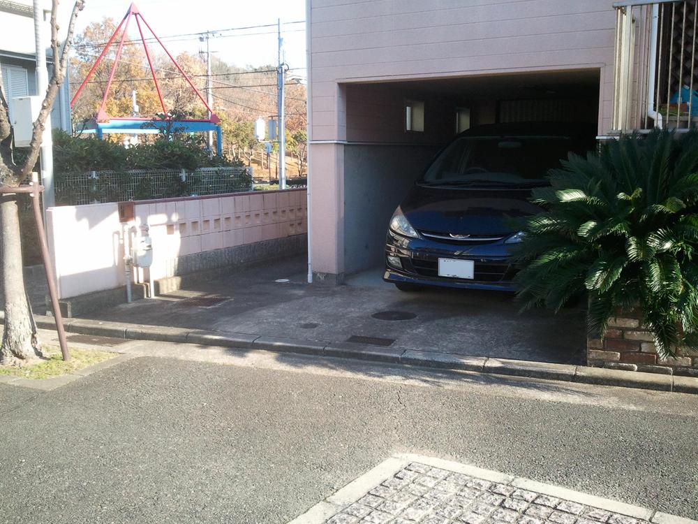 Parking lot. Local (July 2013) Shooting