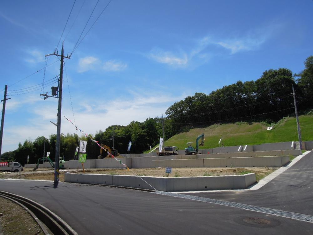 Local photos, including front road. Site (July 20, 2013) Shooting
