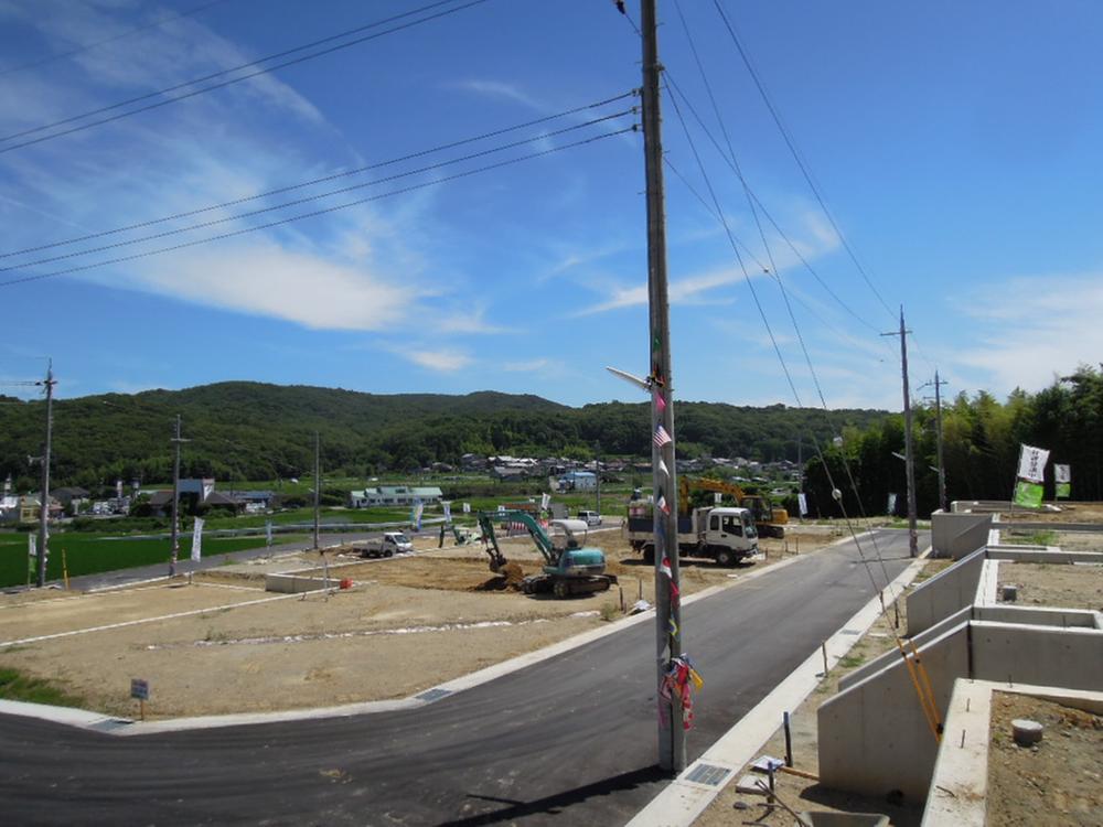 Local photos, including front road. Site (July 20, 2013) Shooting