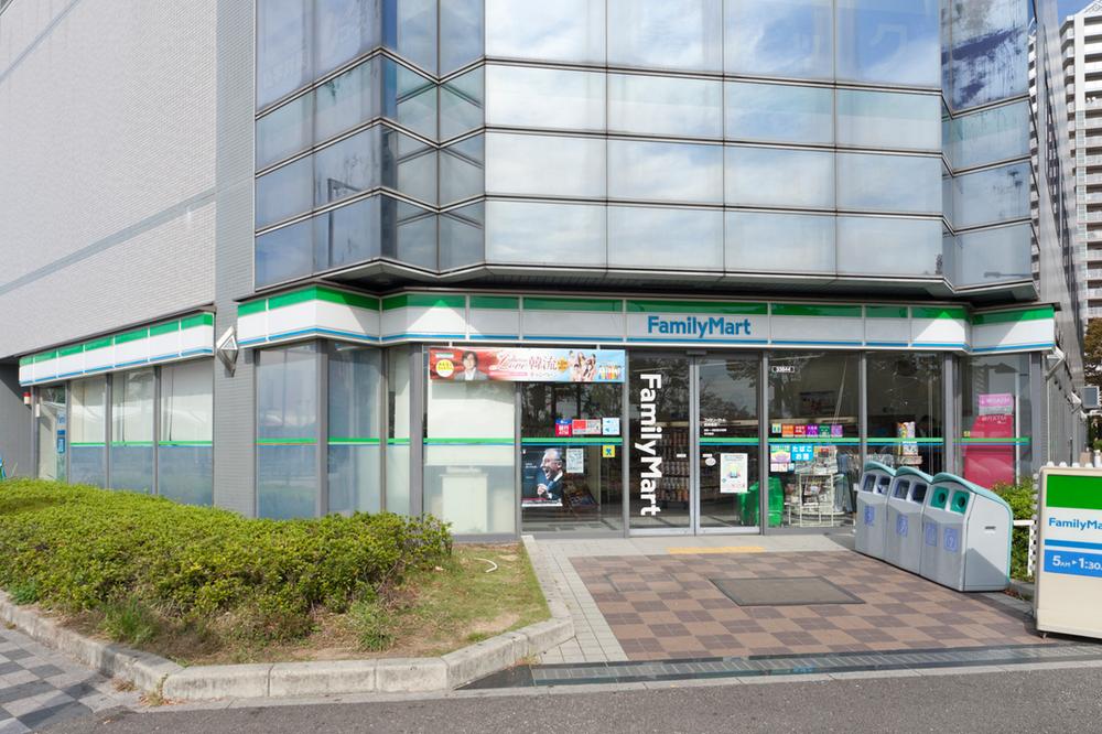 Convenience store. FamilyMart 1320m to the west Jinnan shop