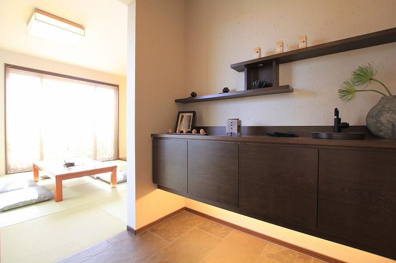 exhibition hall / Showroom. Exhibition hall model house. Feel the magnificent height that there is a front chamber of the Japanese-style room. . ※ This model is a model of housing exhibition hall of the Seishin Chuo.