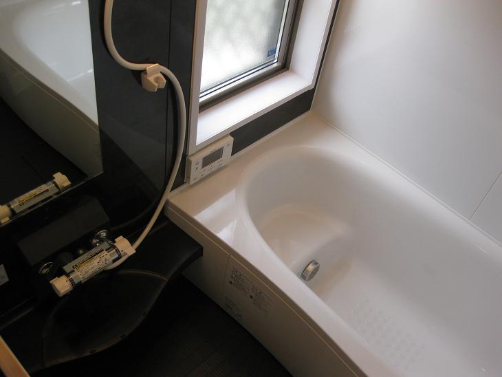 Bathroom. Bathroom Dryer ・ Winter heating function ・ Drying of clothing, such as, Standard adopted bathroom heating ventilation dryer. 