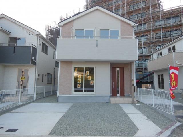 Local appearance photo. October 10 shooting