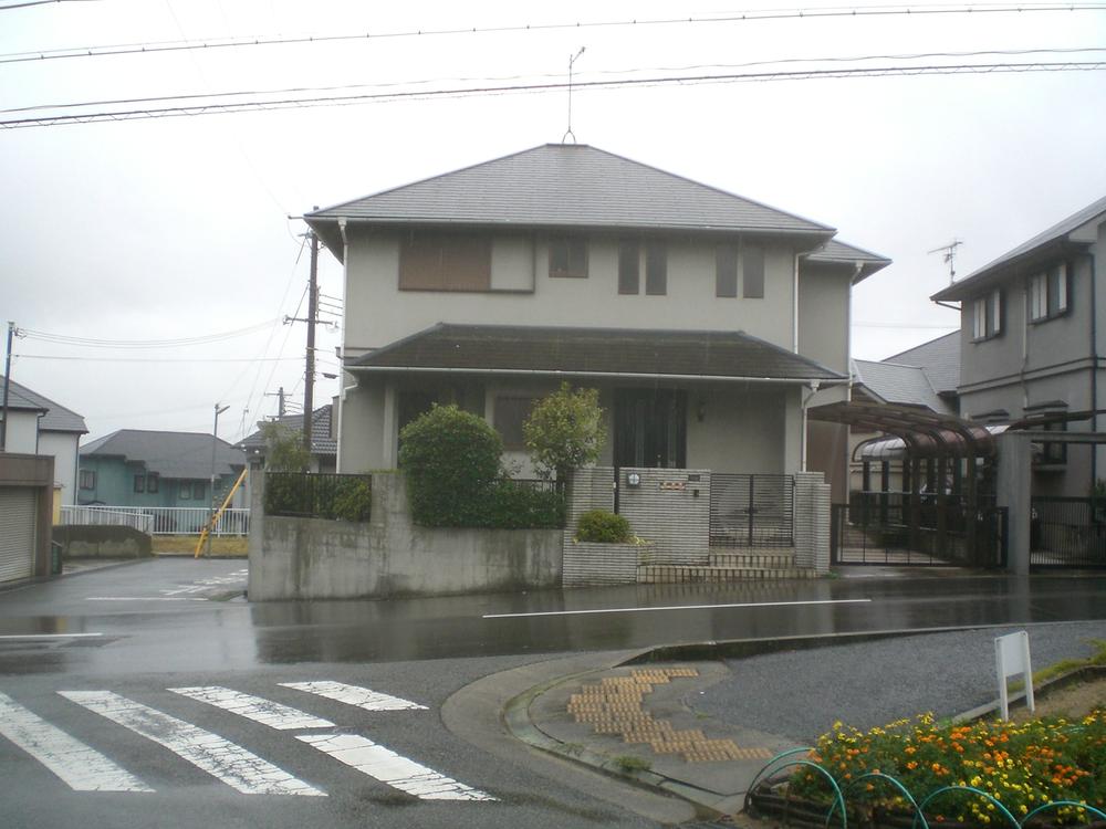 Local photos, including front road. Local (August 2013) Shooting