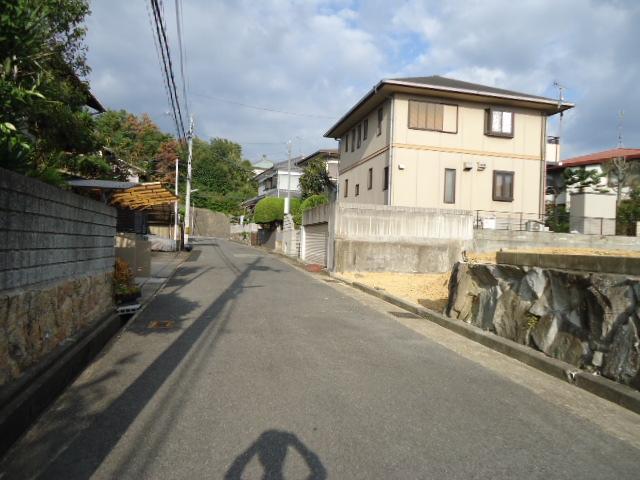 Local photos, including front road. Local (November 1, 2013) Shooting