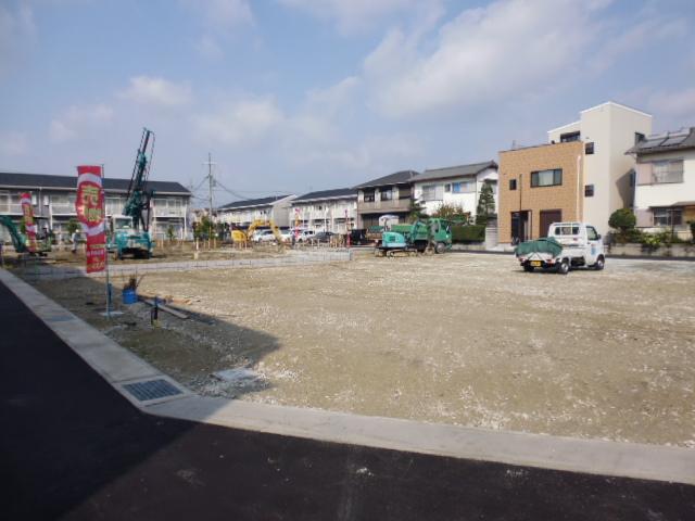 Local appearance photo. Local (11 May 2013) Shooting