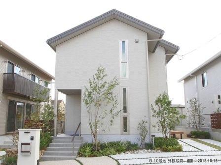 Local appearance photo. ■ B-10 issue areas "5LDK you cherish the family of the personality of the house. "