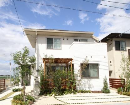 Local appearance photo. ■ C-5 issue areas "of peaceful space of natural taste home. "