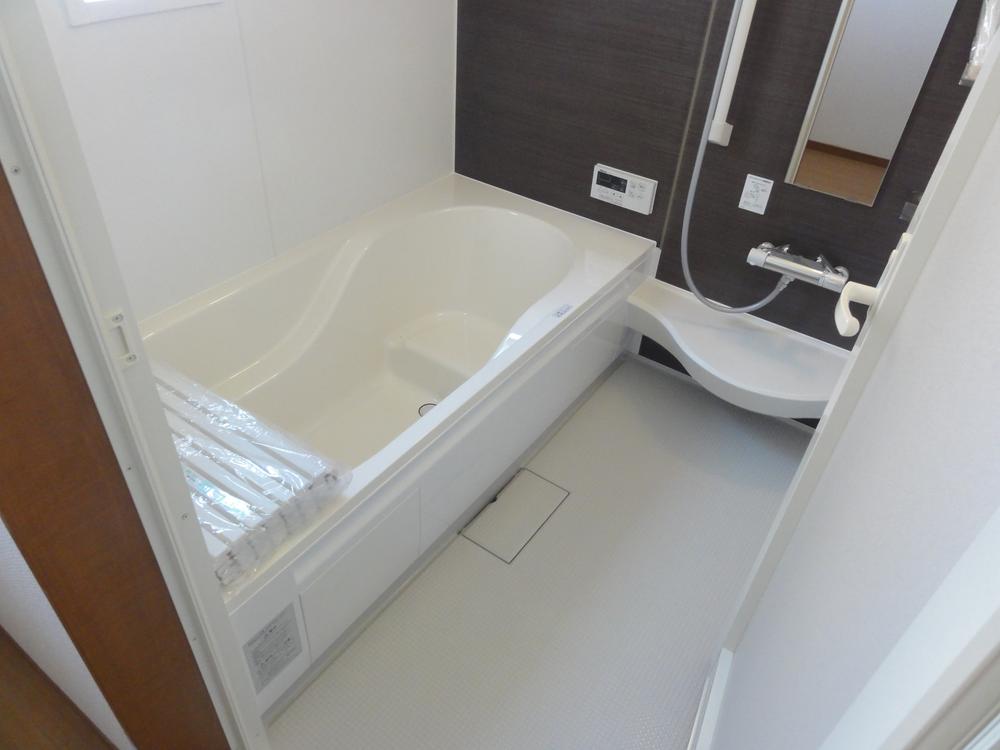 Same specifications photo (bathroom). Same specifications construction cases