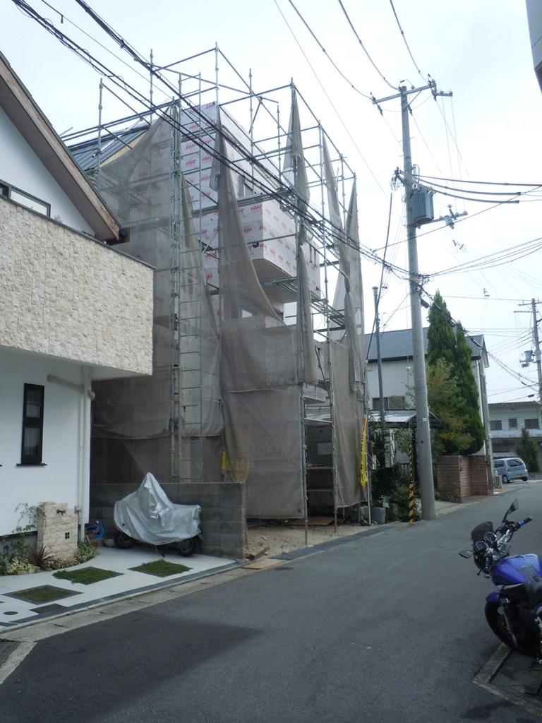 Local appearance photo. Local (11 May 2013) Shooting