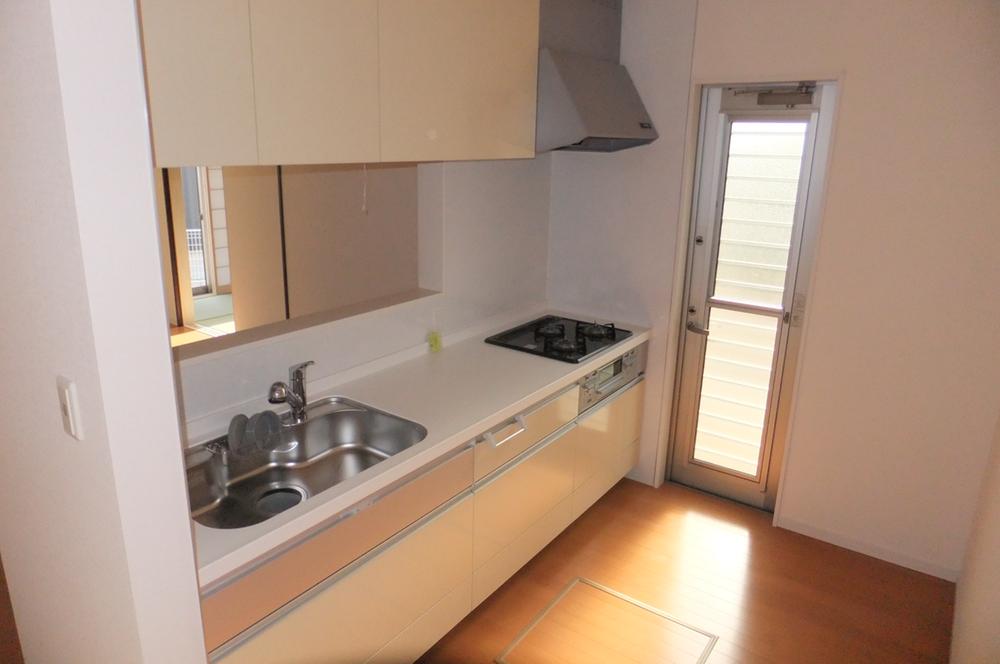 Same specifications photo (kitchen)