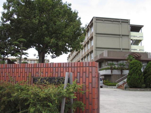 Junior high school. 1600m to Kobe Municipal Iwaoka junior high school