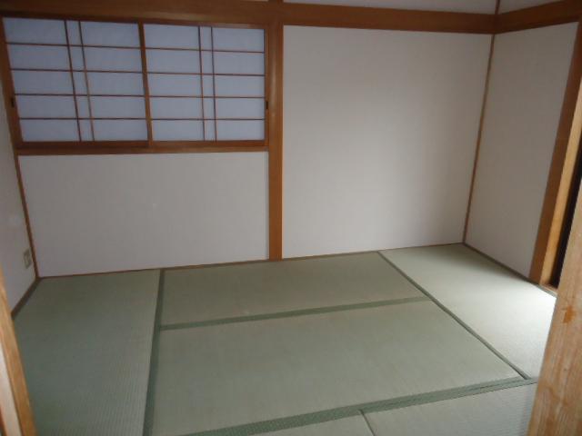 Non-living room. Indoor (March 1, 2013) Shooting