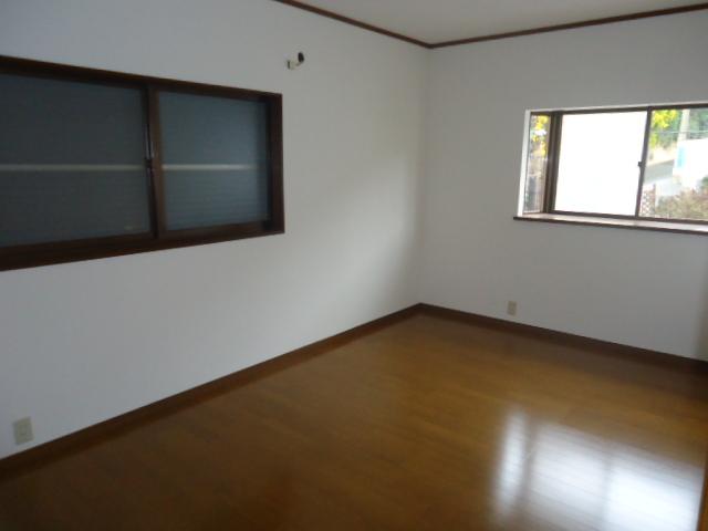 Non-living room. Indoor (March 1, 2013) Shooting