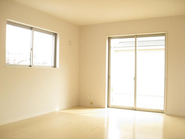 Same specifications photos (living). Same specifications