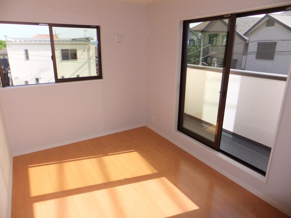 Same specifications photos (Other introspection)