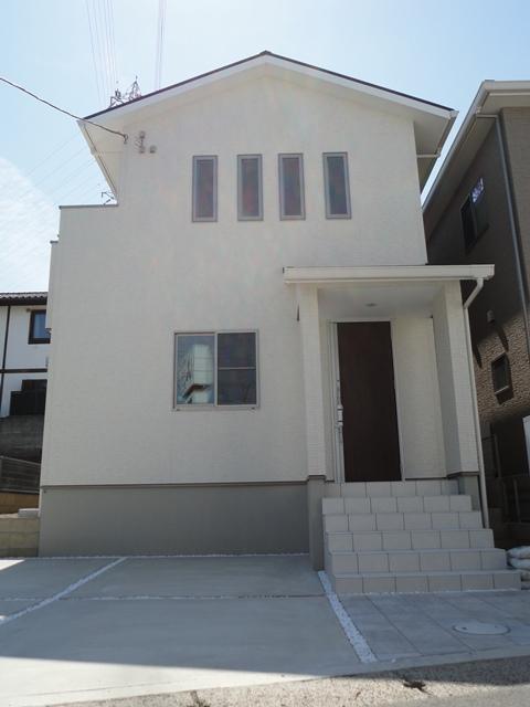 Local photos, including front road. Local (July 2013) Shooting