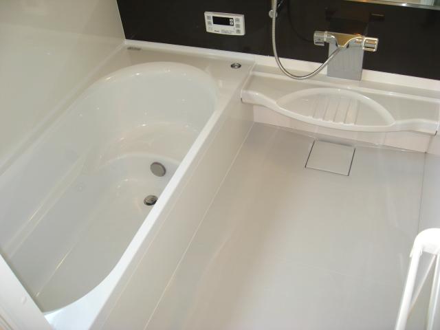 Bathroom. Local (November 2, 2013) Shooting