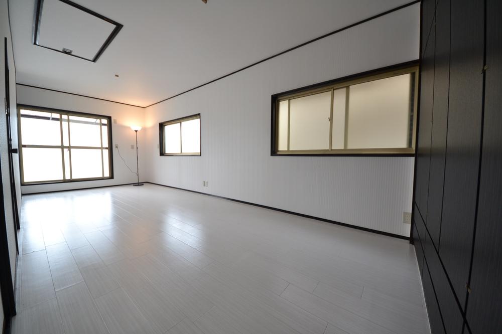 Non-living room. Indoor (November 5, 2013) Shooting