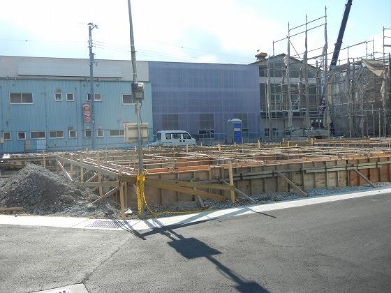 Local photos, including front road. Local (12 May 2013) Shooting