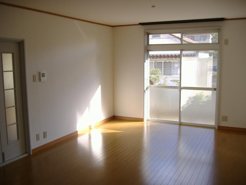 Living. LDK16 Pledge. Living YukaChokawa ・ ceiling ・ Wall cross Chokawa.